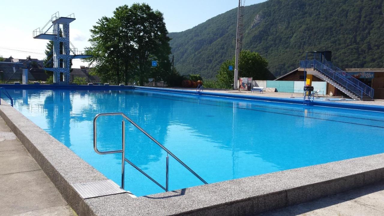 Villa Hillside Apartment Jesenice Εξωτερικό φωτογραφία